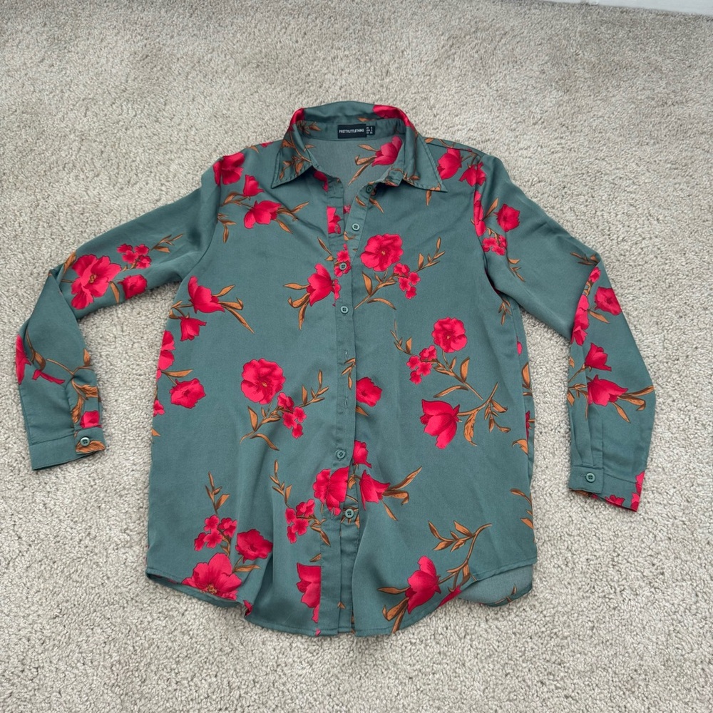 PrettyLittleThing floral green button up shirt XS